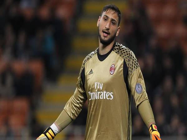 Donnarumma trong màu áo CLB AC Milan