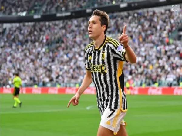 Chuyển nhượng 26/7: Juventus muốn đổi Chiesa lấy Sancho