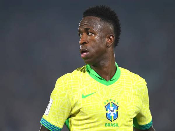 Vinicius chơi tệ ở Brazil, về Real liệu có lột xác?