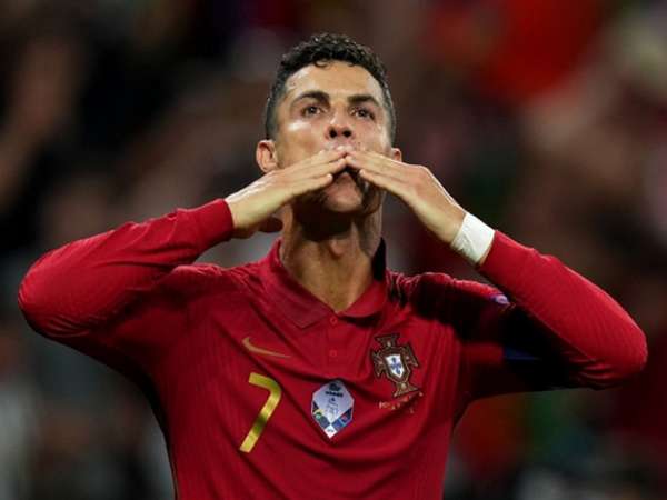 Ronaldo trong màu áo ĐTQG Bồ Đào Nha