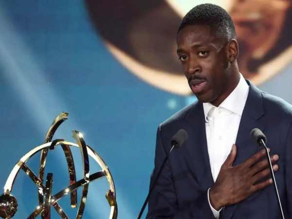 Tin bóng đá: Dembele nhận danh hiệu cao quý