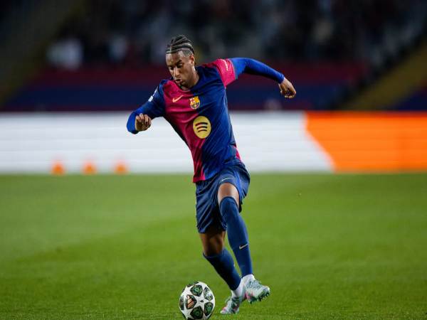 Alejandro Balde – Hậu vệ cánh tốc độ của Barca