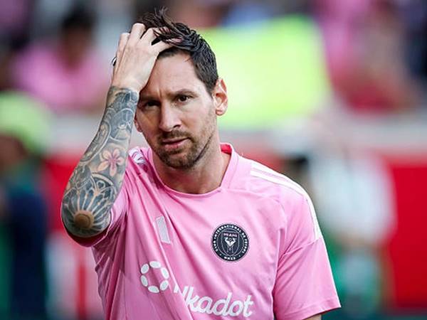 Những tiền đạo cánh phải hay nhất thế giới mọi thời đại