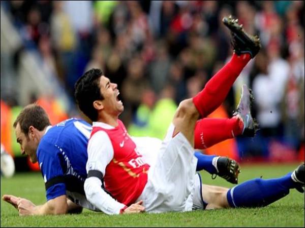 Eduardo da Silva – cú gãy chân ám ảnh năm 2008