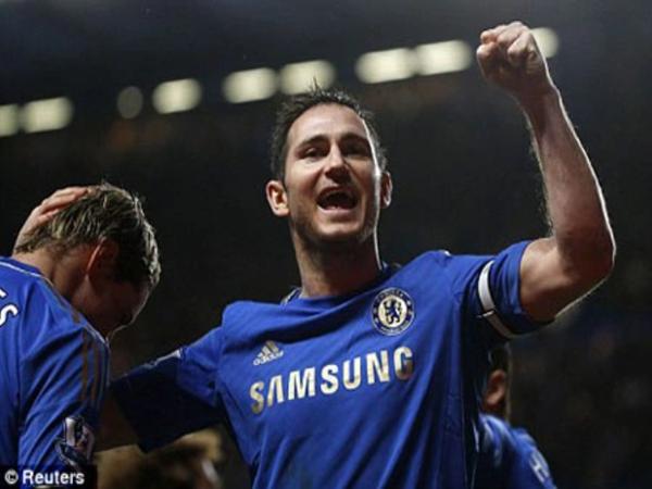 Đội hình Chelsea có tiền vệ Frank Lampard